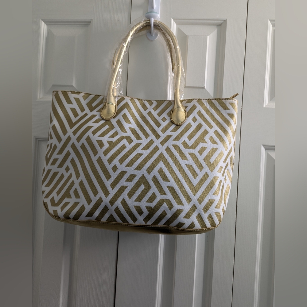 HUDSON BLEECKER. Gold Bag Tote Fashion.